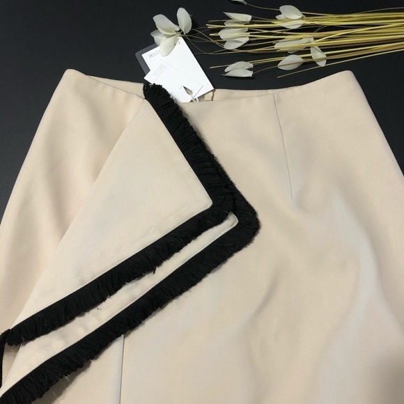 C/MEO COLLECTIVE NWT True Magic Skirt in Sand - Picture 2 of 9